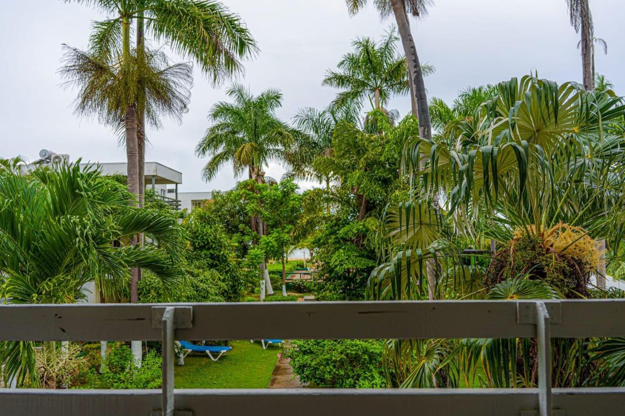 Negril Beach Club Condos Екстер'єр фото